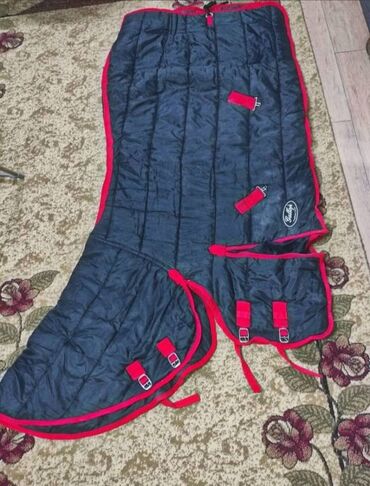 лекарство для животных: Продам б/у попоны для лошади.Попона идеально подойдет для защиты вашей