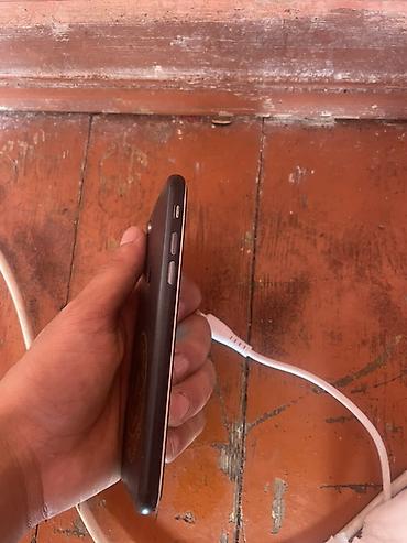 iphone 16 sade: IPhone 8, 64 GB, Qara, Barmaq izi — 2