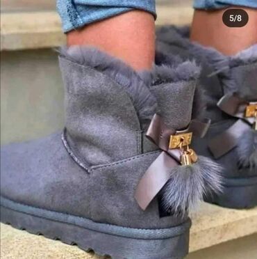 sesir sa ventilatorom: High boots, UGG, 37