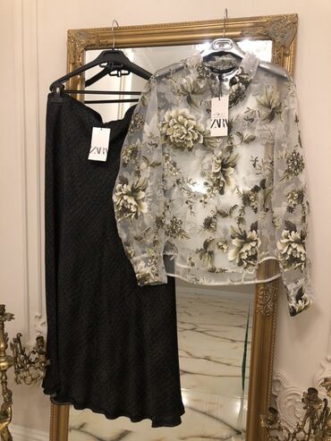 Пиджаки: Zaradan 269 azne alınıb. L-XL razmer dest.Yenidi etiketi üstünde