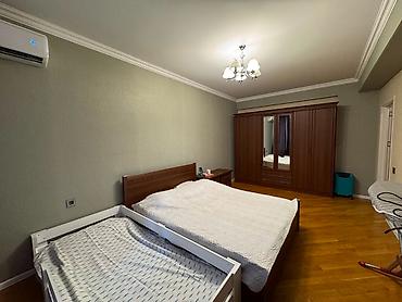 qara qarayev: Nizami rayonu, Qara Qarayev metrosunun çıxışı, yeni tikili, 18 — 5