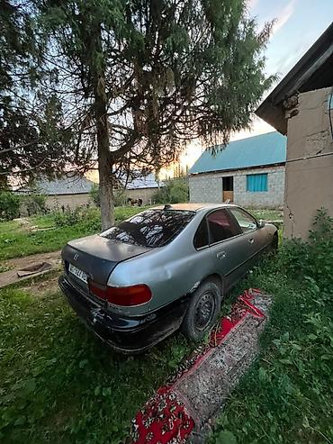 шины на степвагон: Honda Accord: 1994 г., Кол менен иштөөчү, Седан — 3