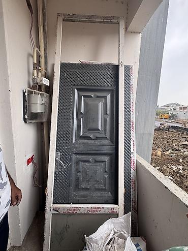seyf qapılar ucuz: 2 ədəd seyf qapı. İkisi də içəri sağa açılır. Standart ölçü, bina — 1