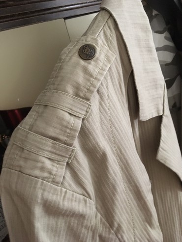 Jakne za prelazni period: Kao nova jakna Beso de Loko, Spain, bež boje sa jedva primetnim — 6