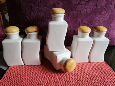 Kuhinjski setovi: Posude vintaz porcelanske nove za zacine. Komada 6. Visina na lalafo.rs — 1 Kuhinjski setovi: Posude vintaz porcelanske nove za zacine. Komada 6. Visina — 1