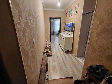 Köhnə tikili: Satış üçün 2otaqlı mənzil. Planlaşdırma: - Geniş qonaq otağı: divar — 18