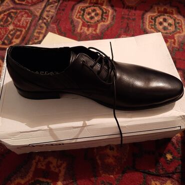 Туфли: Продаю туфли классическую размер 42 на широкую ногу 100%