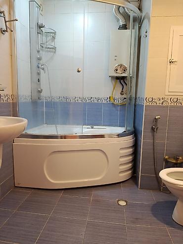Квартиры: 2-otaqli 9/6-ci mərtəbəsi orta blok.Dovlətdən istilik sistemi. ayliq — 5