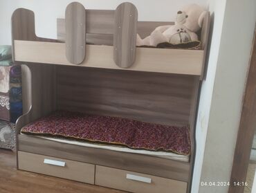ikea кровать детская: Продаю двухъярусную кровать . в отличном состоянии размер 180*80. АК