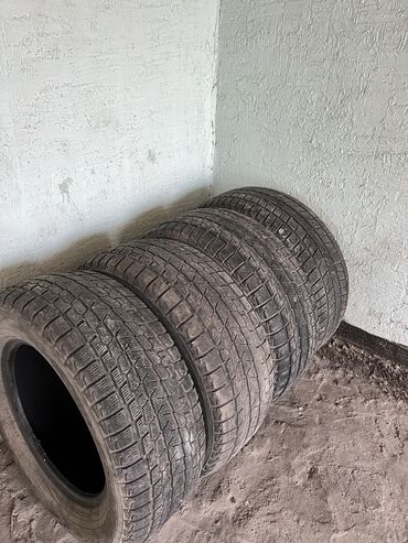 диски на шевролет: Шины 285 / 60 / R 18, Зима, Б/у, Roadstone