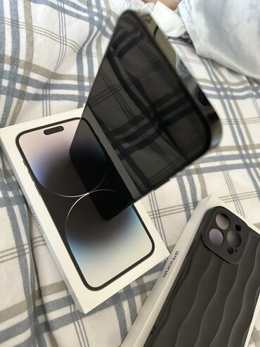 Apple iPhone: IPhone 14 Pro Max, Б/у, 128 ГБ, Черный, Защитное стекло, Чехол, Кабель, 93 %
