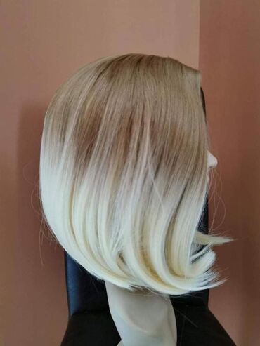 Perike i klipse: Perike
Cena 3200 din — 8