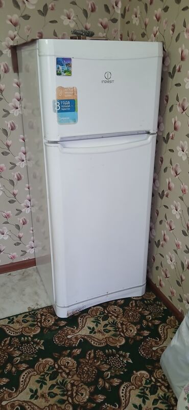 ноуты игровые: Холодильник Indesit, двухкамерный - Бренд/серия: Indesit - Тип