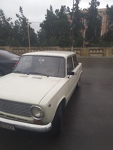 niva kuza: VAZ 2101 “Jiquli” sedan - Kuzov: 4 qapılı sedan, ağ rəng - Mühərrik — 3