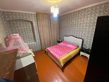 Həyət evləri və villaların satışı: Qaraçuxur qəs. 4 otaqlı, 90 kv. m, Orta təmir — 2