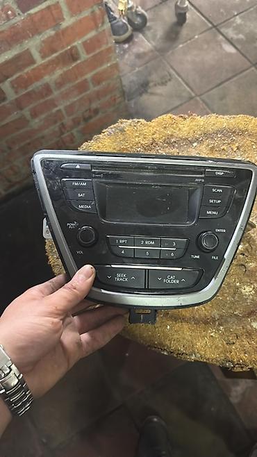 Avtoelektronika: Avtomobil üçün orijinal multimedia/radio başlıq bloku Xüsusiyyətlər — 1