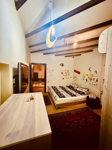 Uzunmüddətli kirayə mənzillər: Mənzil kirayə verilir. Şəhərin mərkəzində Metro "İçərişəhər" — 15