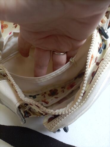 Torbe: Original Kipling tašna,odlično organizirana1300 din — 6