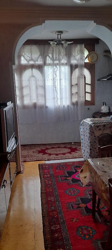 salyanda evler: 3 otaqli ev satilir 5 mertebenin 1 ci mertebesi 9 nomreli mektebin — 5
