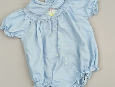kapcie guess z futerkiem: Body, 6-9 miesięcy, 
stan - Bardzo dobry