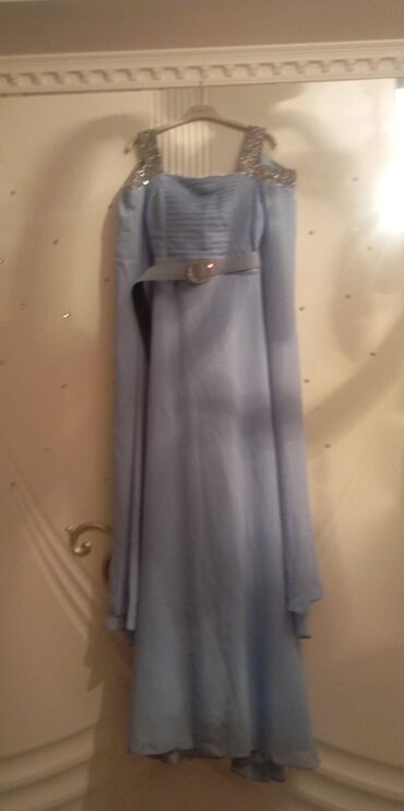 Ziyafət donları: Mavi rəngdə, uzun ziyafət/libas. - Model: Asimmetrik kəsimli, döş — 5