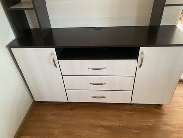 Тумбы и подставки для телевизора: Тумба и подставка для телевизора, Б/у, Напольная, ЛДСП, Самовывоз — 4