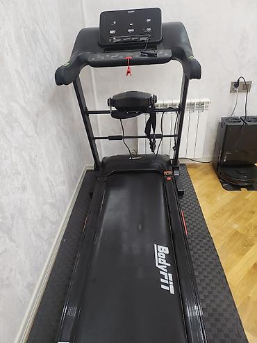BodyFit qaçış trenajoru - Elektriklə işləyən qaçış cığırı, geniş