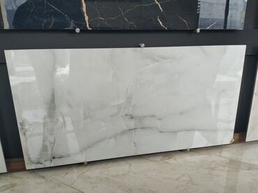 metlax sekilleri: Böyük ölçülü mərmər effektli porselen plitə - Rəng: açıq boz-ağ