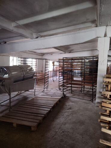 Другая коммерческая недвижимость: Продаётся земельный участок 30 соток. На территории имеется здания 500 — 3