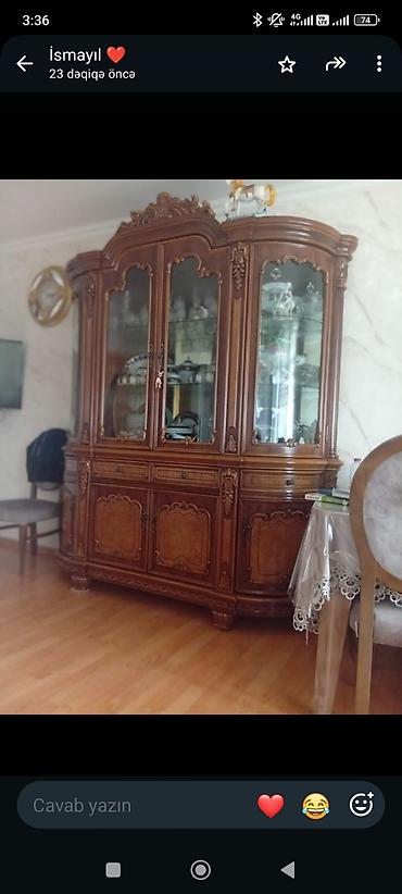 Klassik üslubda vitrin-bufet - Material: təbii ağac karkas, relyefli