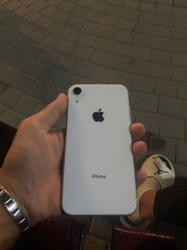 Apple iPhone: IPhone Xr, Новый, 64 ГБ, Белый, 78 %