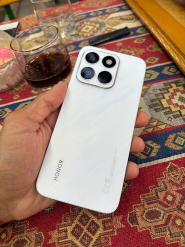 Honor: Honor 8C, 128 GB, rəng - Ağ, Barmaq izi