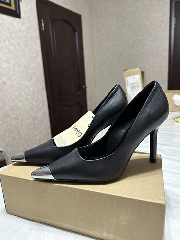 женские туфли с перфорацией: Туфли Mango, 38, цвет - Черный