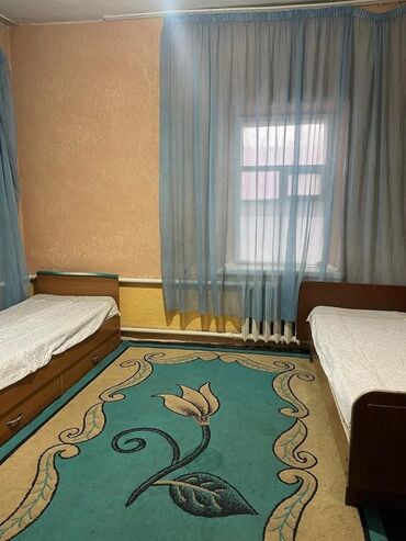 кыргыз недвижимости: 70 м², 4 комнаты, Утепленный, Забор, огорожен