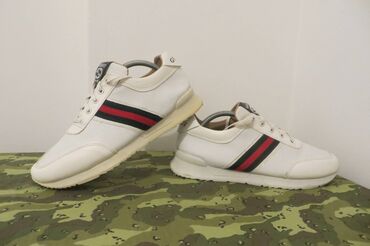 Patike i sportska obuća: GUCCI ORIGINAL br 44 28cm unutrasnje gaziste, bez mana greske bilo