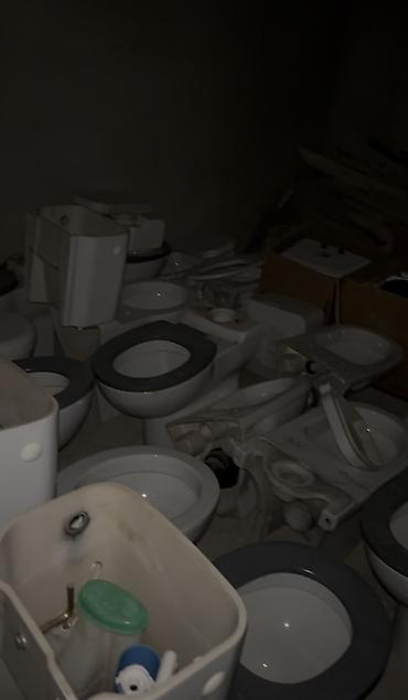 unitaz satılır: İşlənmiş, Unitaz, Baçokdan ayrı, Kredit yoxdur, Pulsuz çatdırılma, Ünvandan götürmə — 1