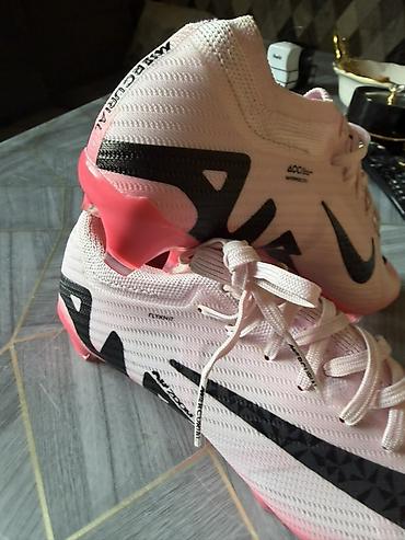 barsofka nike: Nike Mercurial Air Zoom futbol бутsı. Çəhrayı və qara rəng kombinində — 3