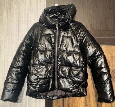 армейский куртка: Продаю демисезонную куртку.Размер M,хорошо будет и для S.Состояние