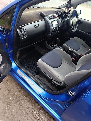 Honda: Honda Fit: 2004 г., 1.3 л, Вариатор, Хэтчбэк — 12