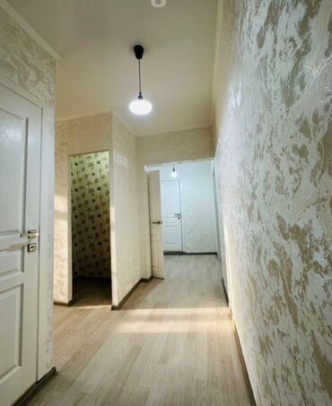 3 комнатная квартира 104 серии бишкек: 2 комнаты, 62 м², 106 серия, 2 этаж, Косметический ремонт