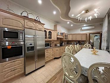 хата особняк: Продаю 2х этажный особняк в центре города Площадь 370 м2 Площадь — 9