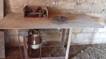 Mebel: 2500 Azn
 Əlaqə: 0998651444