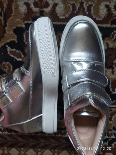 защитная обувь: Обувь туфли новые размер 39 серого цвета