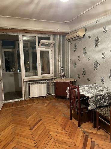 Квартиры: Kirayə mənzil – 1 otaqlı Planlanma və sahə: - Geniş, işıqlı 1 otaq - — 1