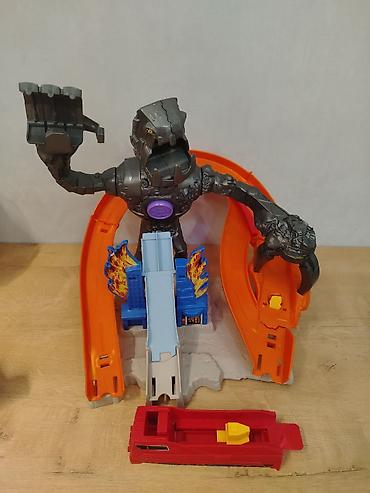 masın oyunları: Hot Wheels trek qurğuları və tematik setlər toplusu - Bir neçə böyük — 2