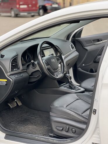 Hyundai: Hyundai Avante: 1.6 l | 2016 il Sedan — 19