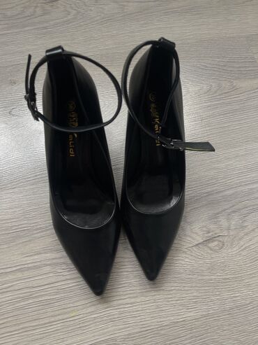 туфли женские 38: Черные туфли