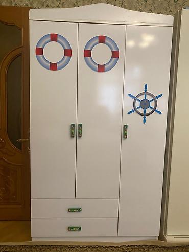 Mebel: Oğlan üçün, İşlənmiş, 3 qapılı, Açılan, Düz dolab — 1