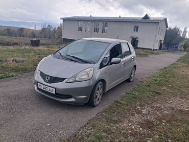 Honda: Honda Jazz: 2008 г., 1.4 л, Механика, Бензин, Бус