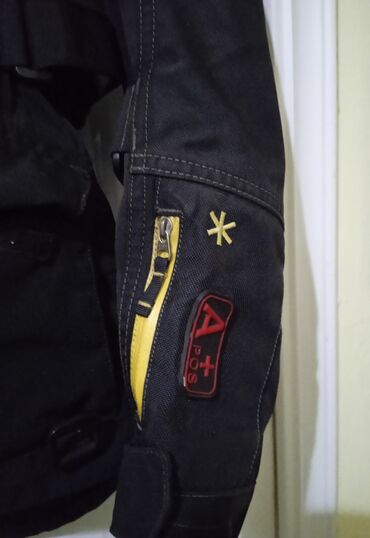 Sportska odeća: Gornji deo odeće, Za odrasle, Upotrebljenо — 5